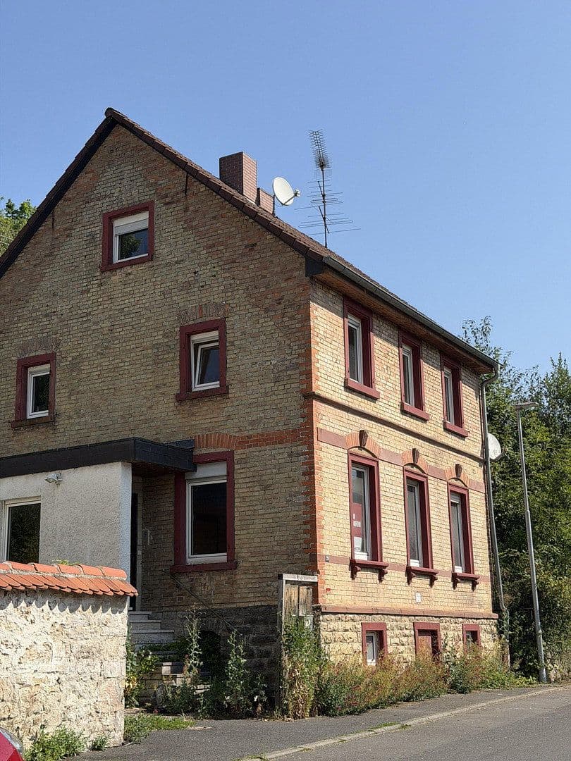 Prodej domu 185 m², pozemek 3.358 m², Adelsheim, Bádensko-Württembersko Prodej domu 185 m², pozemek 3.358 m², Adelsheim, Bádensko-Württembersko