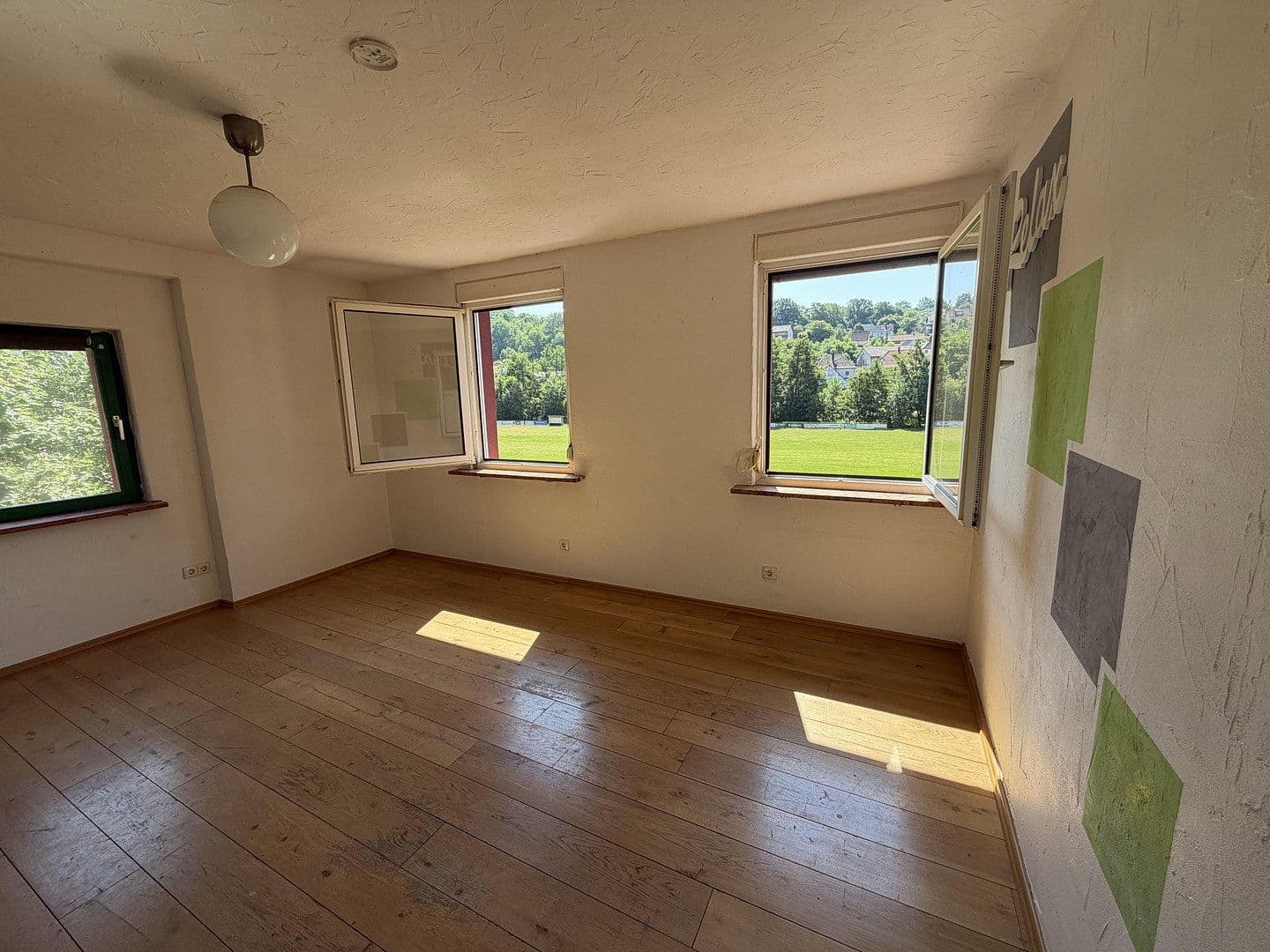 Prodej domu 185 m², pozemek 3.358 m², Adelsheim, Bádensko-Württembersko Prodej domu 185 m², pozemek 3.358 m², Adelsheim, Bádensko-Württembersko