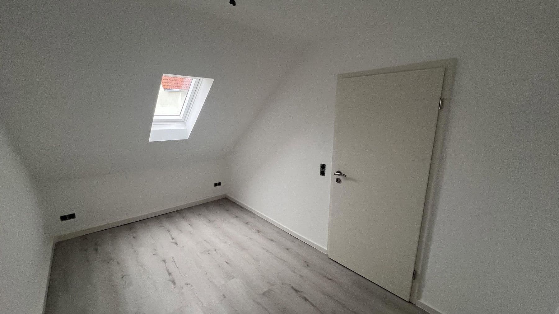 Prodej domu 279 m², pozemek 345 m², Schkeuditz, Sasko Prodej domu 279 m², pozemek 345 m², Schkeuditz, Sasko