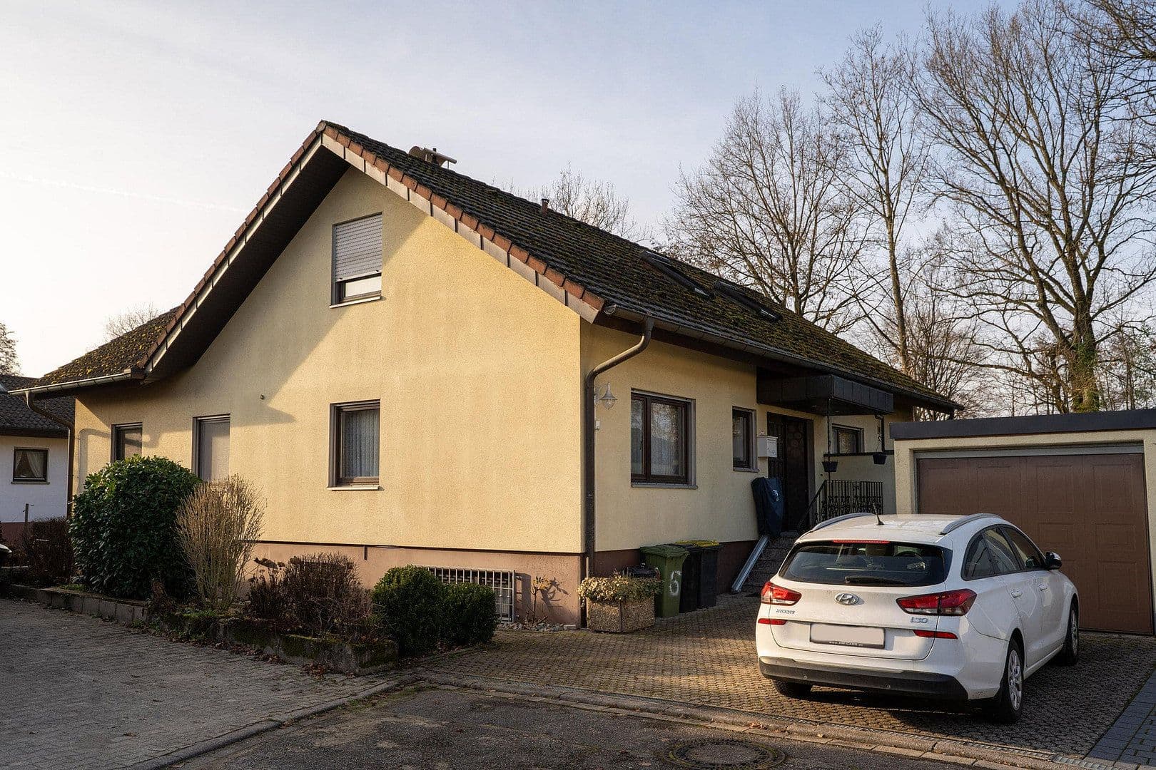 Prodej domu 160 m², pozemek 690 m², Bühl, Bádensko-Württembersko Prodej domu 160 m², pozemek 690 m², Bühl, Bádensko-Württembersko