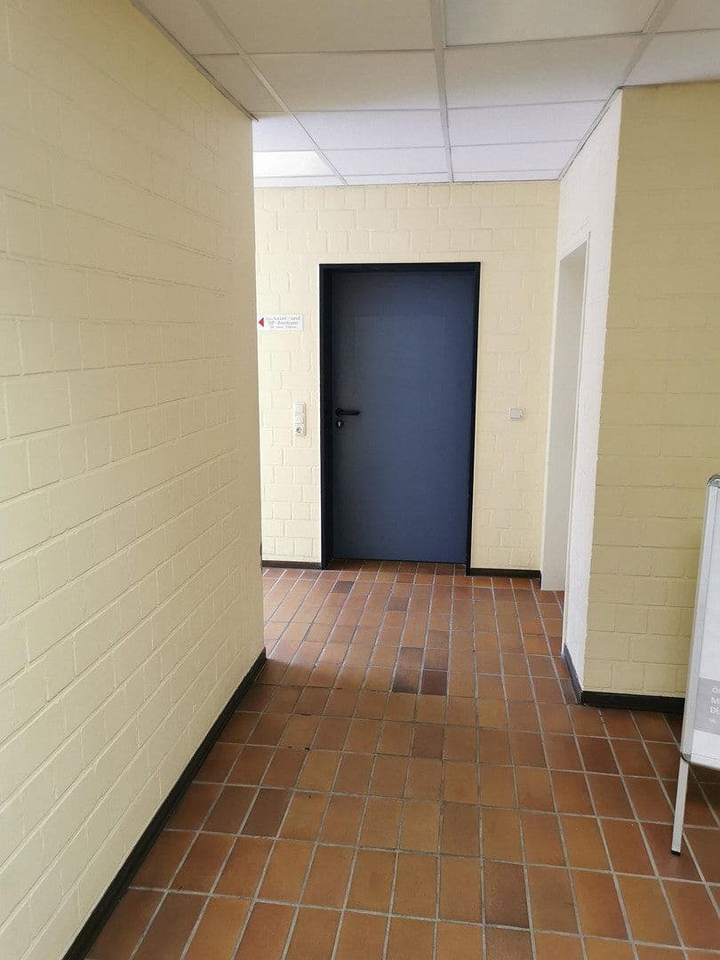 Pronájem kanceláře 248 m², Oldenburger Straße 25, Delmenhorst, Dolní Sasko Pronájem kanceláře 248 m², Oldenburger Straße 25, Delmenhorst, Dolní Sasko