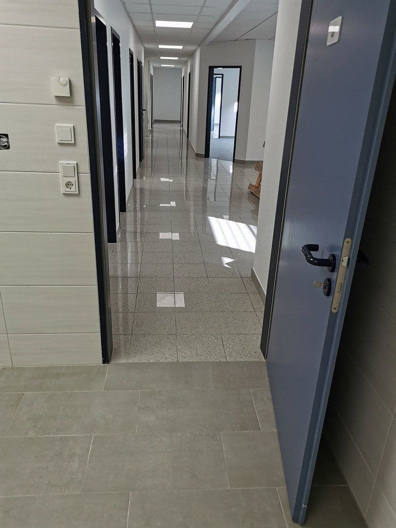 Pronájem kanceláře 248 m², Oldenburger Straße 25, Delmenhorst, Dolní Sasko Pronájem kanceláře 248 m², Oldenburger Straße 25, Delmenhorst, Dolní Sasko