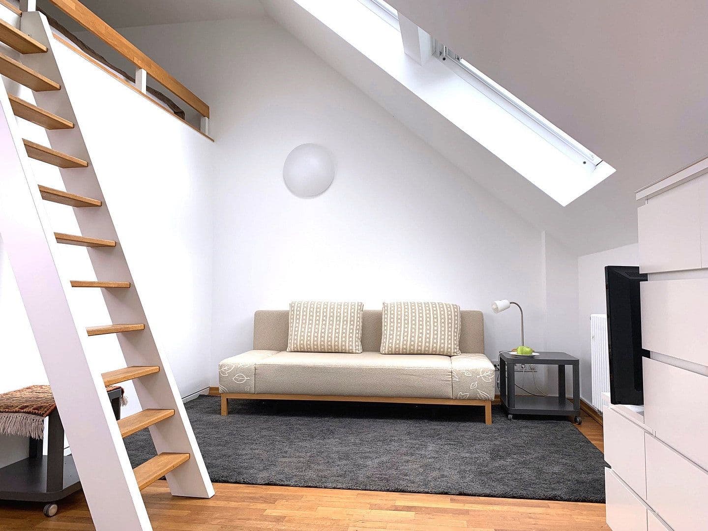 Pronájem bytu 1+1 35 m², Berlin, Berlín Pronájem bytu 1+1 35 m², Berlin, Berlín