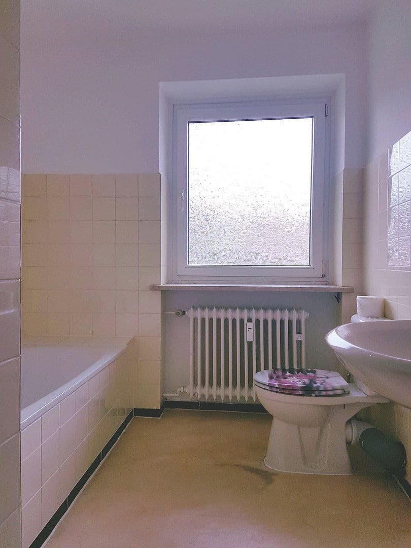 Pronájem bytu 3+1 93 m², Hüttenweg 1, Clausthal-Zellerfeld, Dolní Sasko Pronájem bytu 3+1 93 m², Hüttenweg 1, Clausthal-Zellerfeld, Dolní Sasko