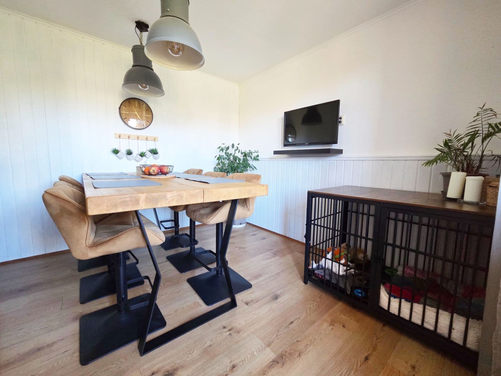 Prodej bytu 4+1 110 m², Vyšehradská, Český Krumlov, Jihočeský kraj Prodej bytu 4+1 110 m², Vyšehradská, Český Krumlov, Jihočeský kraj