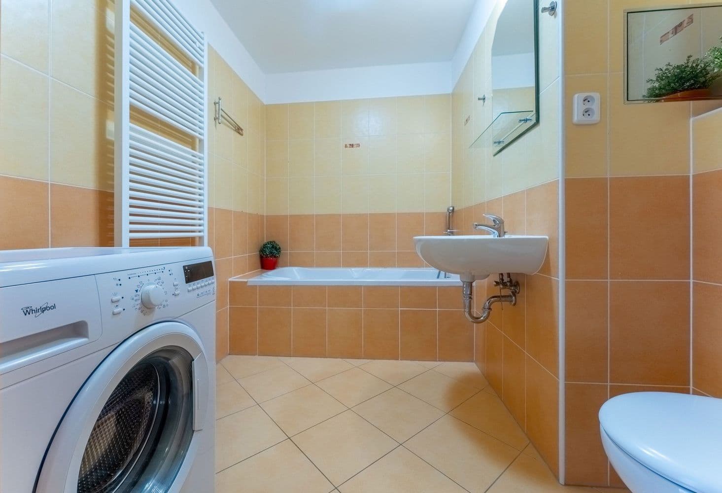 Prodej bytu 1+kk 38 m², Míšovická, Praha, Praha Prodej bytu 1+kk 38 m², Míšovická, Praha, Praha