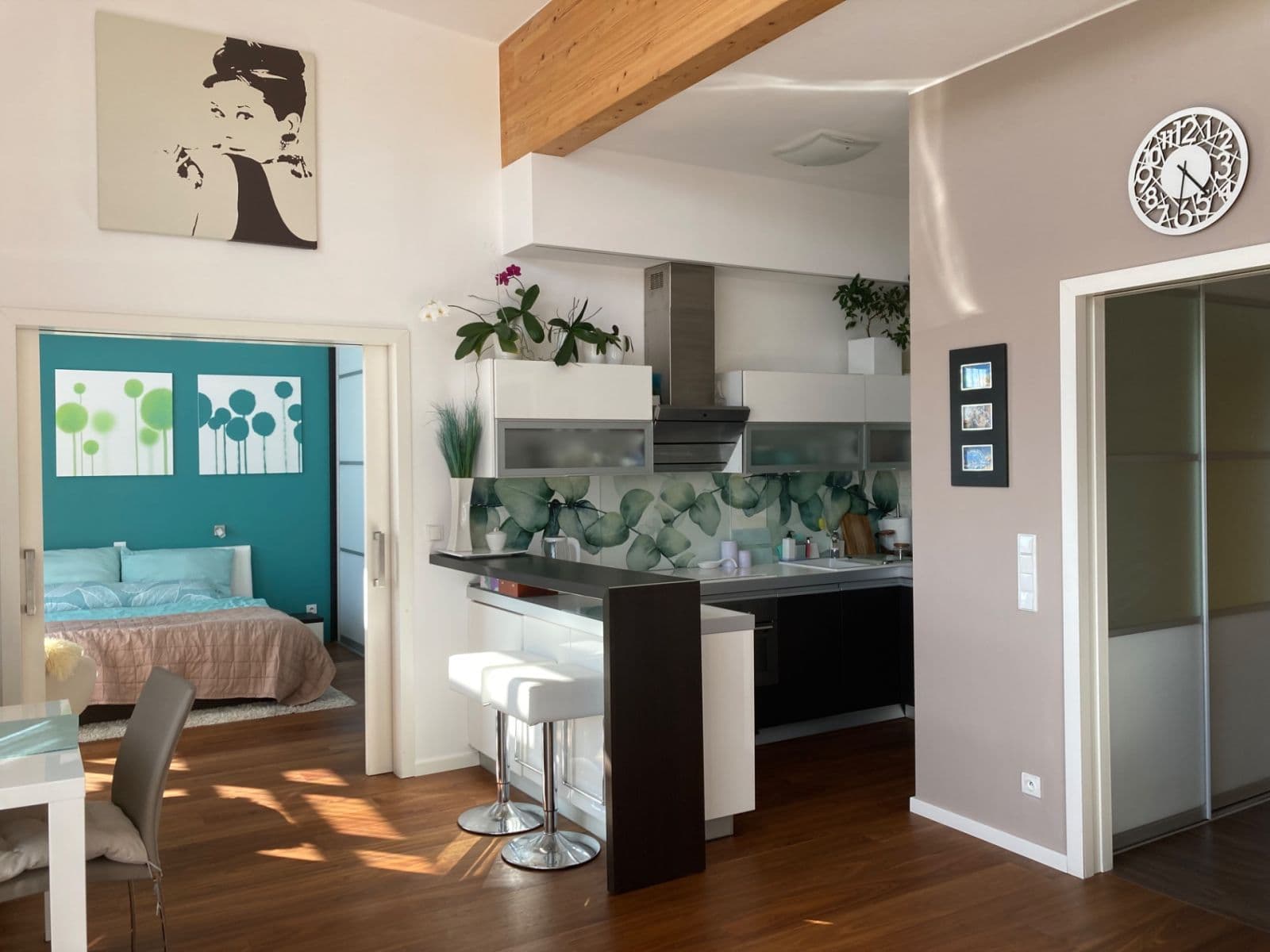 Pronájem bytu 2+kk 56 m², U Náměstí, Dolní Břežany, Středočeský kraj Pronájem bytu 2+kk 56 m², U Náměstí, Dolní Břežany, Středočeský kraj