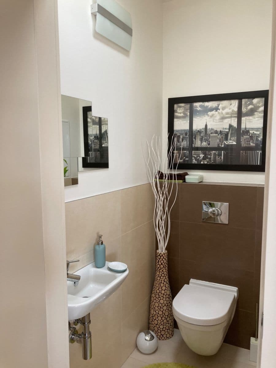 Pronájem bytu 2+kk 56 m², U Náměstí, Dolní Břežany, Středočeský kraj Pronájem bytu 2+kk 56 m², U Náměstí, Dolní Břežany, Středočeský kraj