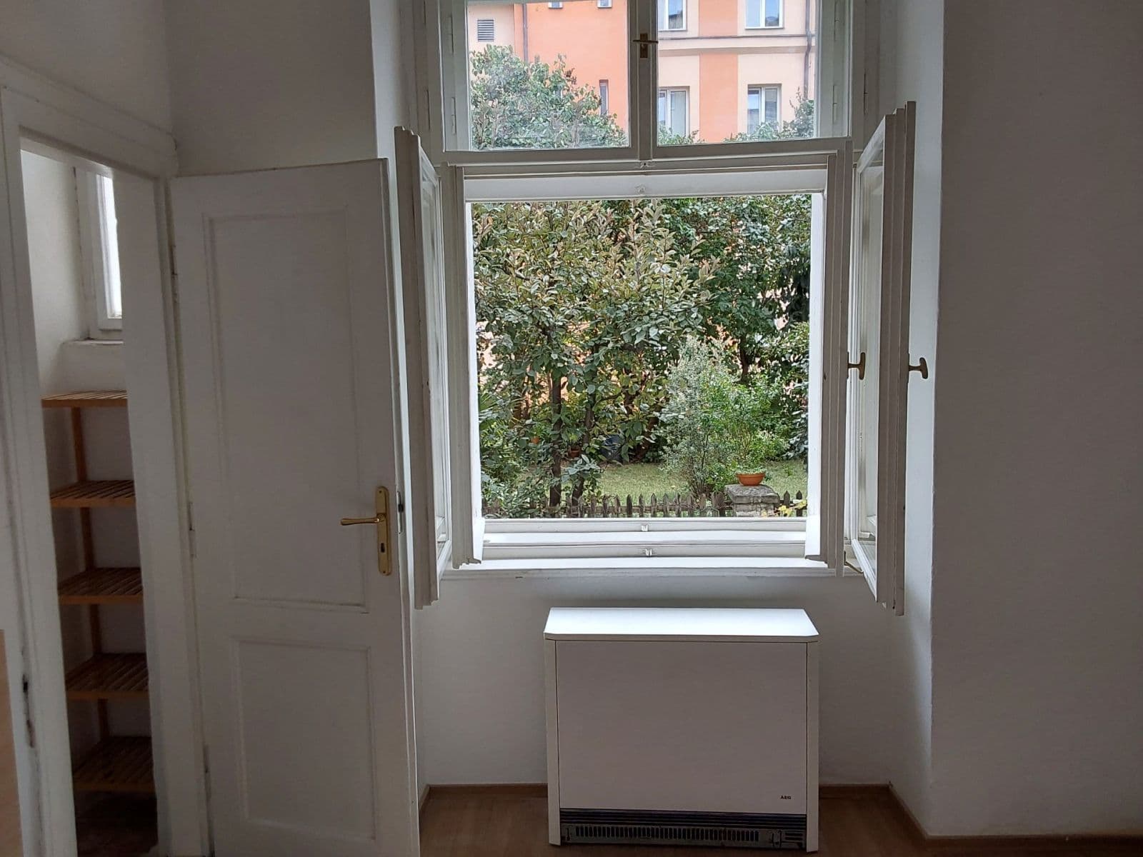 Pronájem bytu 2+kk 42 m², Madridská, Praha, Praha Pronájem bytu 2+kk 42 m², Madridská, Praha, Praha
