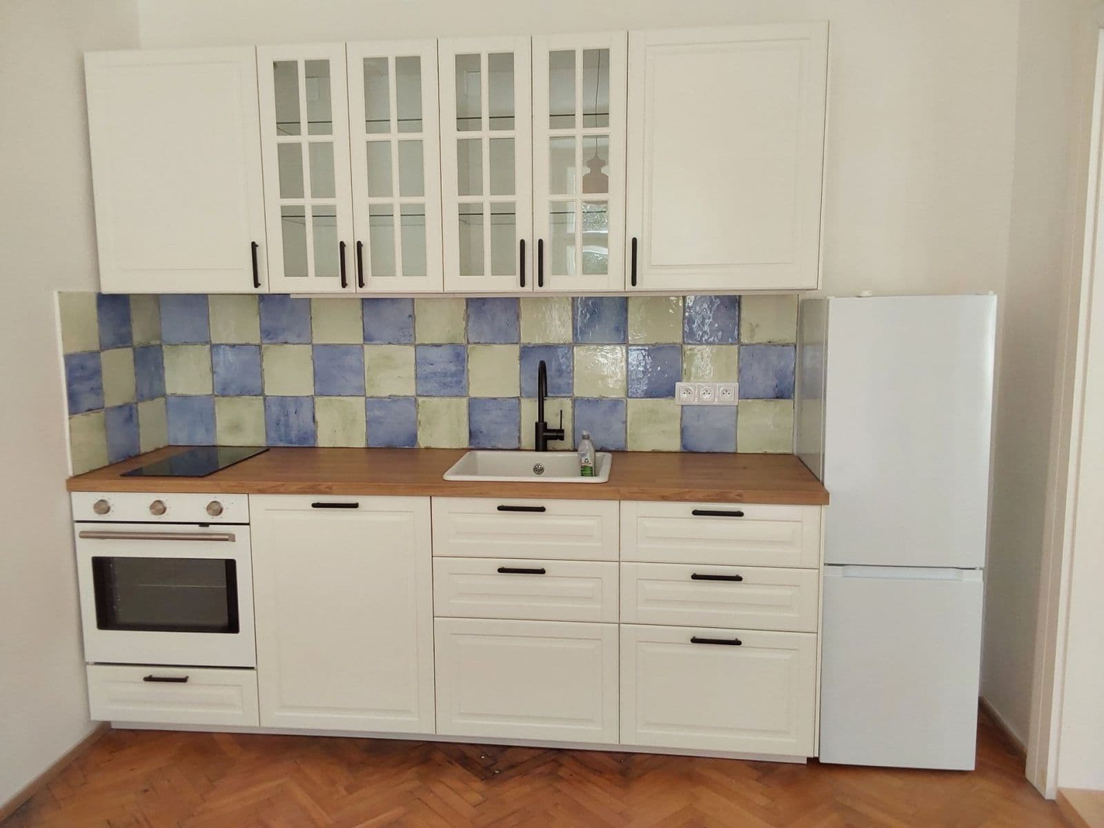 Pronájem bytu 2+kk 42 m², Madridská, Praha, Praha Pronájem bytu 2+kk 42 m², Madridská, Praha, Praha
