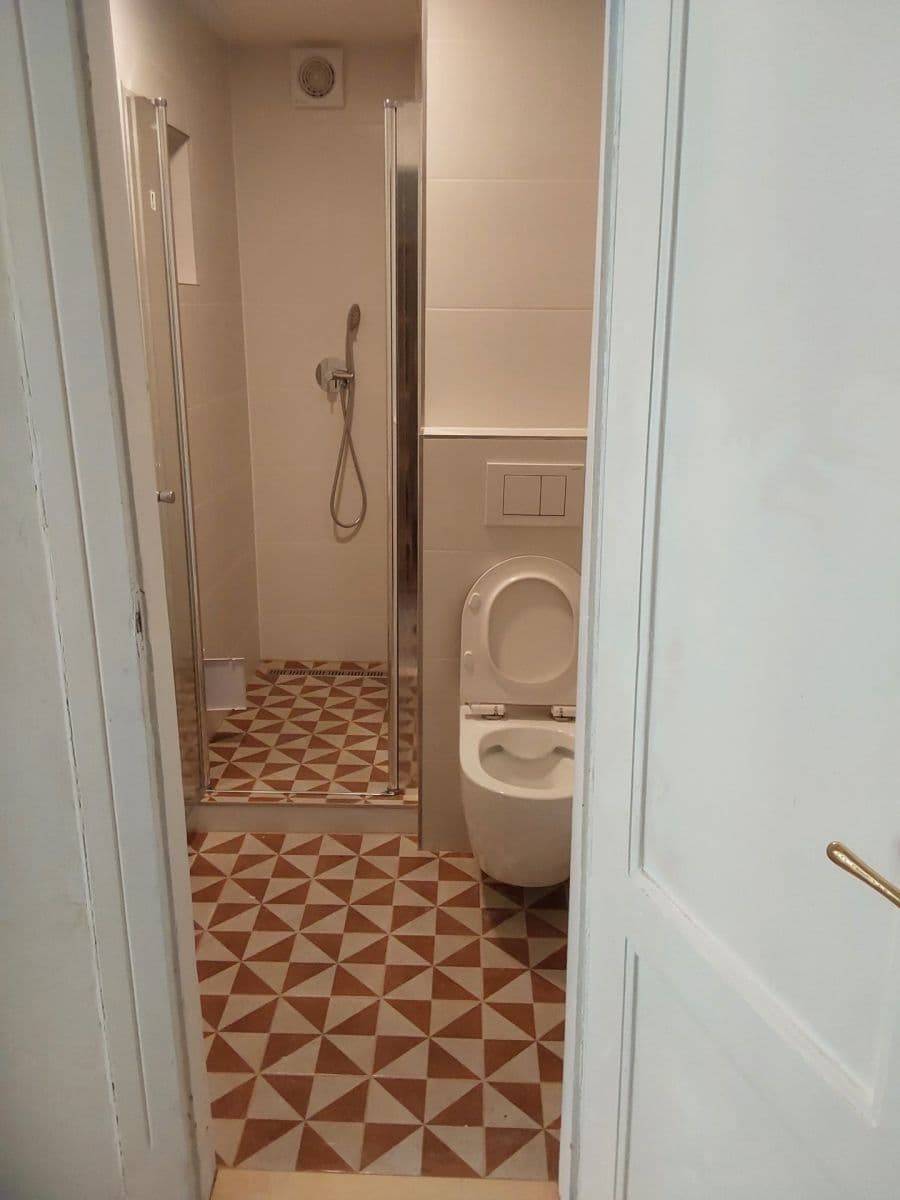 Pronájem bytu 2+kk 42 m², Madridská, Praha, Praha Pronájem bytu 2+kk 42 m², Madridská, Praha, Praha