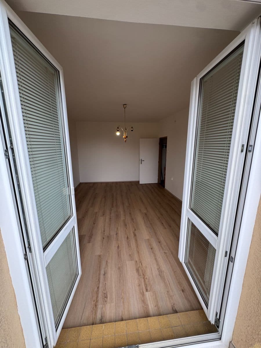 Pronájem bytu 1+1 35 m², Pakoměřická, Praha, Praha Pronájem bytu 1+1 35 m², Pakoměřická, Praha, Praha