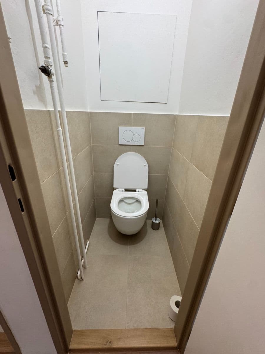 Pronájem bytu 1+1 35 m², Pakoměřická, Praha, Praha Pronájem bytu 1+1 35 m², Pakoměřická, Praha, Praha