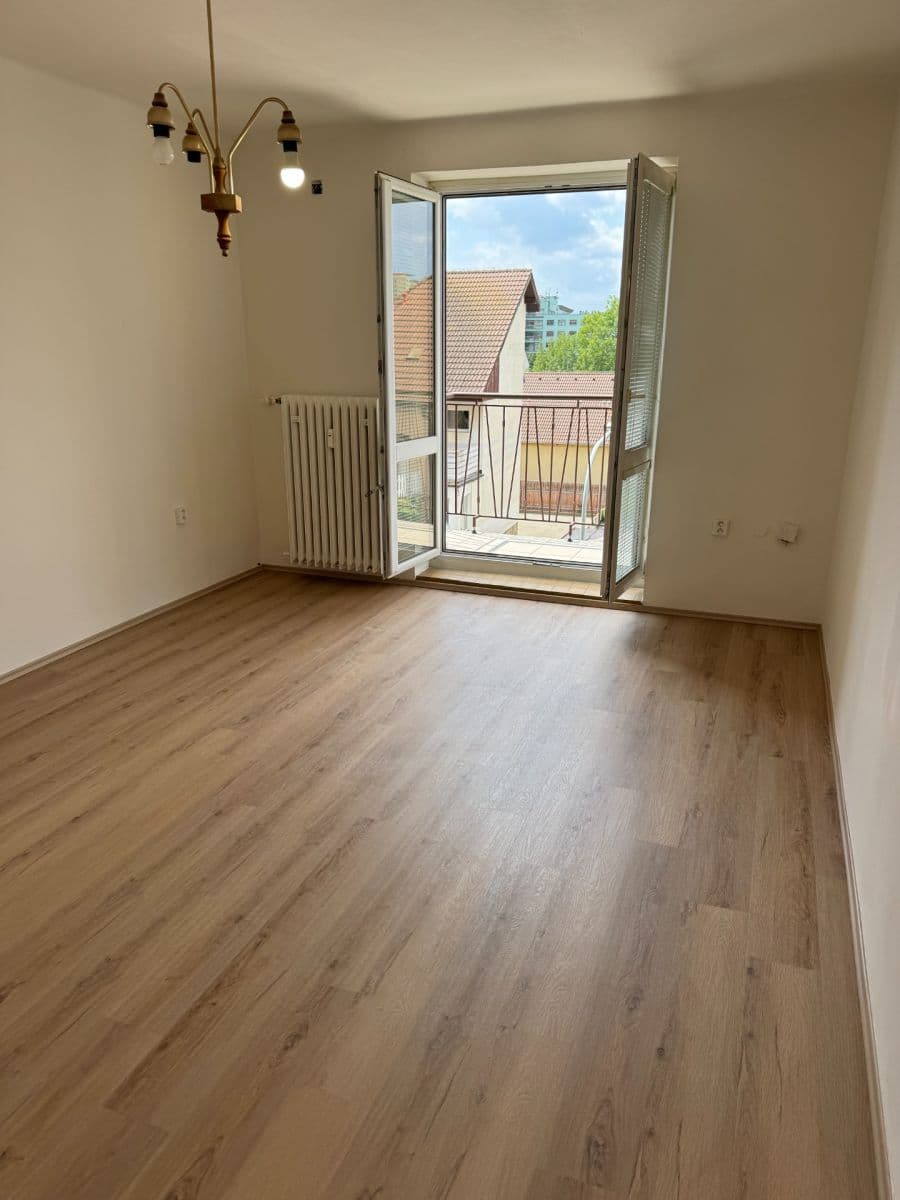 Pronájem bytu 1+1 35 m², Pakoměřická, Praha, Praha Pronájem bytu 1+1 35 m², Pakoměřická, Praha, Praha