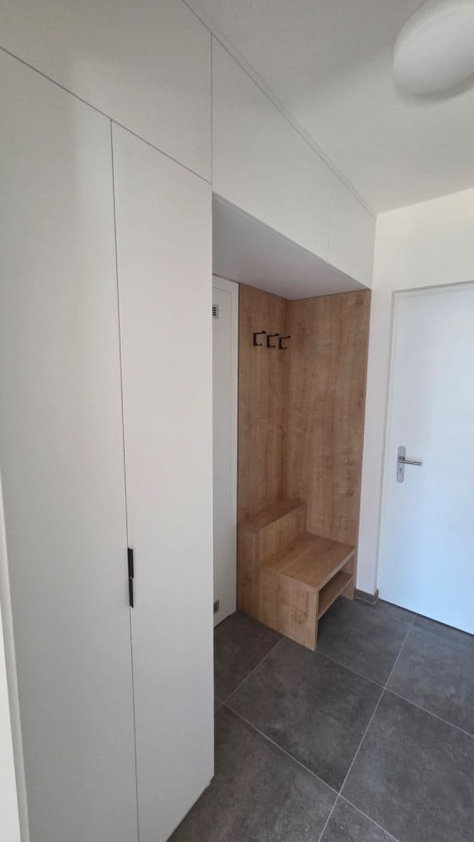 Pronájem bytu 1+kk 39 m², Kolmanova, Praha, Praha Pronájem bytu 1+kk 39 m², Kolmanova, Praha, Praha