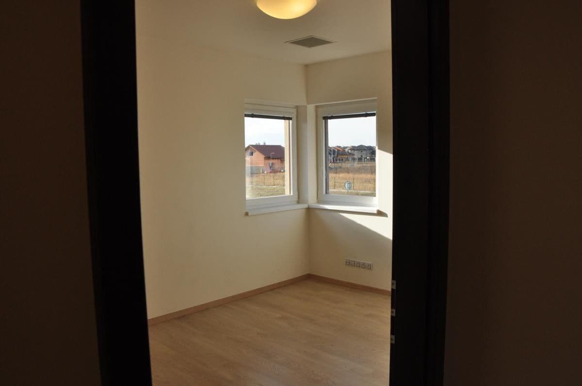 Pronájem domu 190 m², pozemek 680 m², U Váhy, Šestajovice, Středočeský kraj Pronájem domu 190 m², pozemek 680 m², U Váhy, Šestajovice, Středočeský kraj