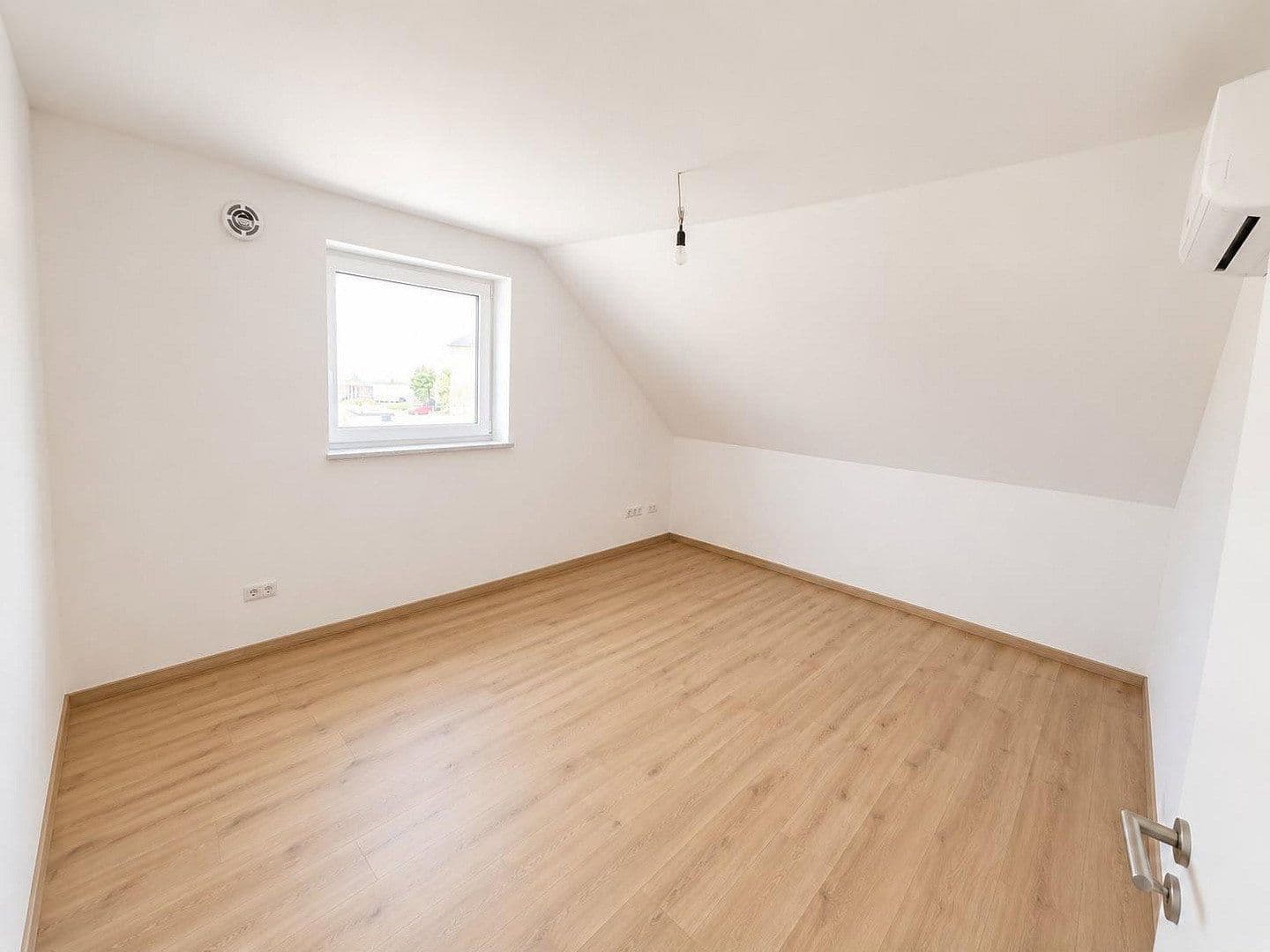 Pronájem bytu 3+1 73 m², Feldstraße 5, Ahlen, Severní Porýní-Vestfálsko Pronájem bytu 3+1 73 m², Feldstraße 5, Ahlen, Severní Porýní-Vestfálsko