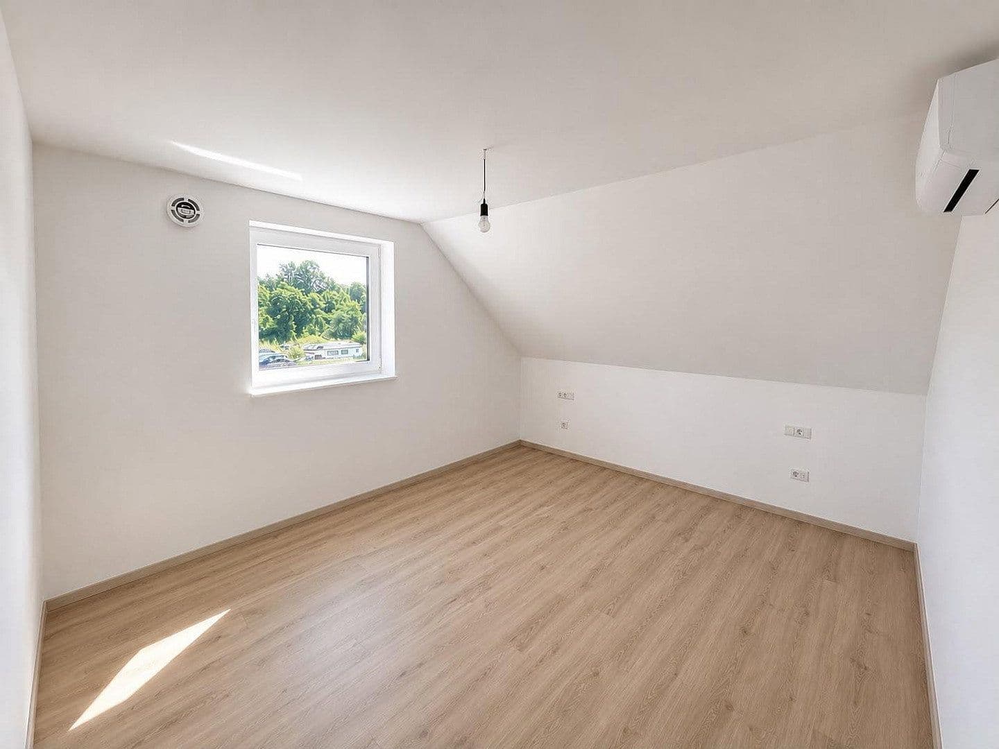 Pronájem bytu 3+1 73 m², Feldstraße 5, Ahlen, Severní Porýní-Vestfálsko Pronájem bytu 3+1 73 m², Feldstraße 5, Ahlen, Severní Porýní-Vestfálsko