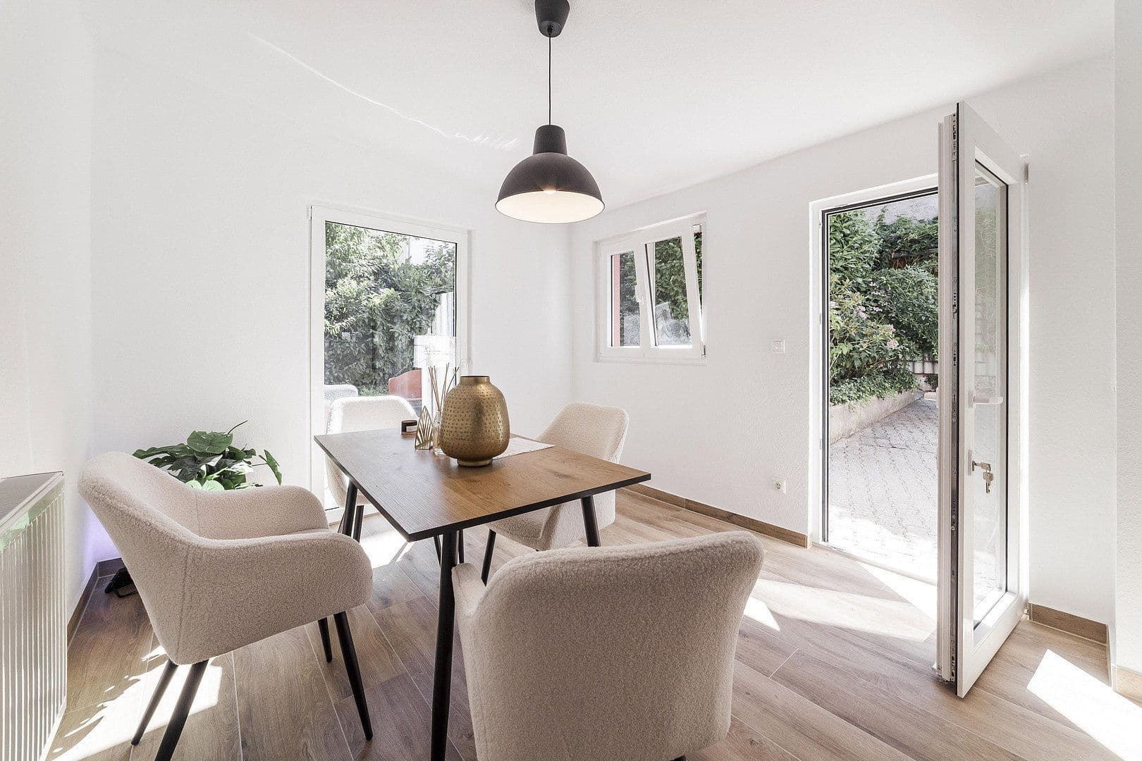 Prodej domu 115 m², pozemek 357 m², Frankfurt, Hessen Prodej domu 115 m², pozemek 357 m², Frankfurt, Hessen
