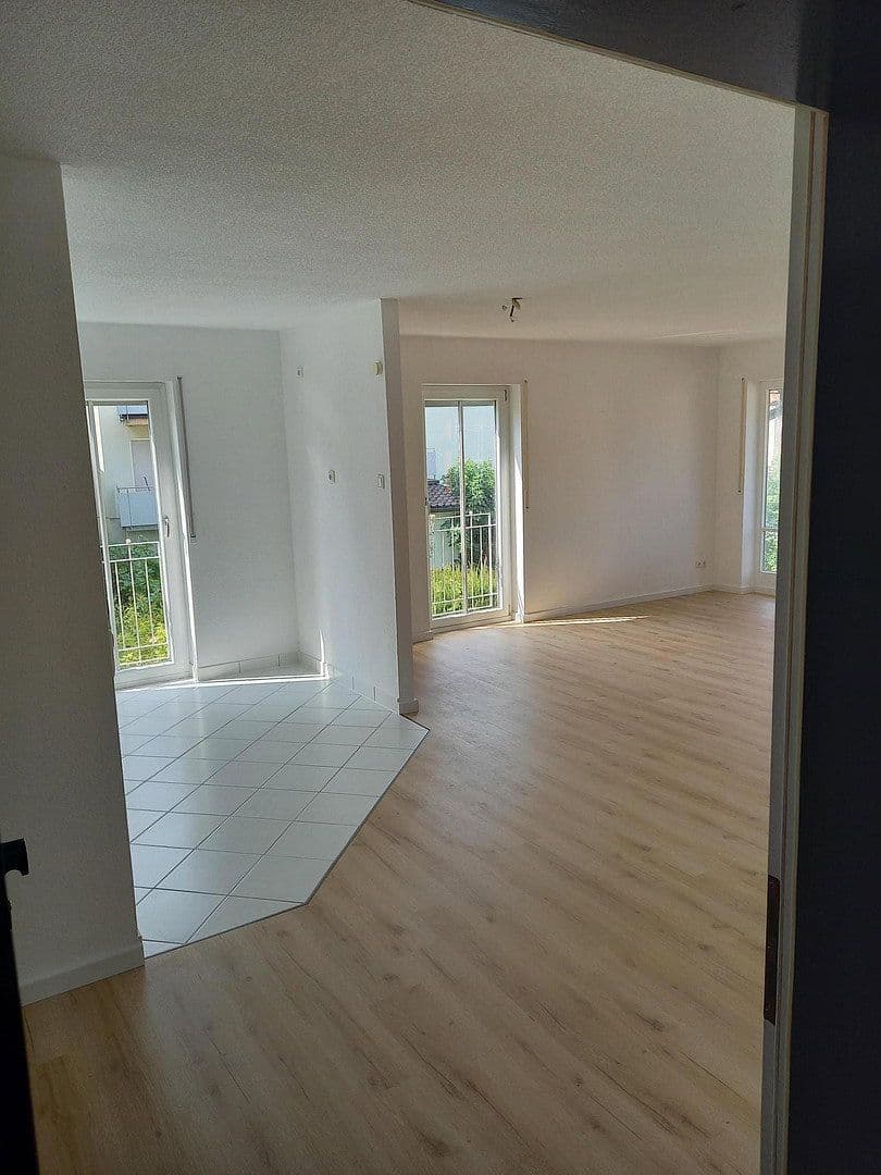 Prodej bytu 2+1 70 m², Freiburg Tiengen, Bádensko-Württembersko Prodej bytu 2+1 70 m², Freiburg Tiengen, Bádensko-Württembersko