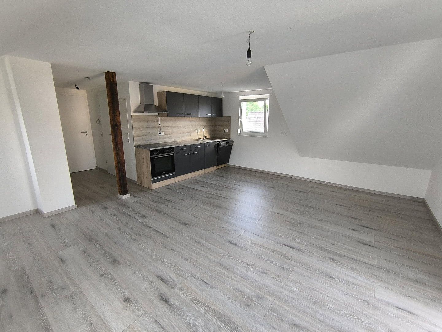 Pronájem bytu 2+1 65 m², Göppingen, Bádensko-Württembersko Pronájem bytu 2+1 65 m², Göppingen, Bádensko-Württembersko