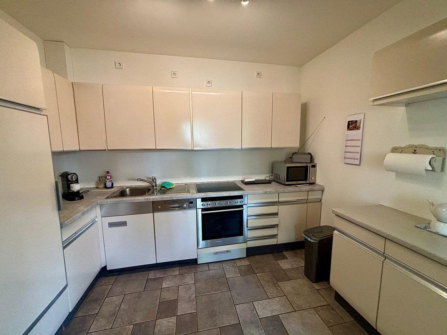Prodej bytu 3+1 97 m², Arnheimer Str. 144a, Düsseldorf, Severní Porýní-Vestfálsko Prodej bytu 3+1 97 m², Arnheimer Str. 144a, Düsseldorf, Severní Porýní-Vestfálsko