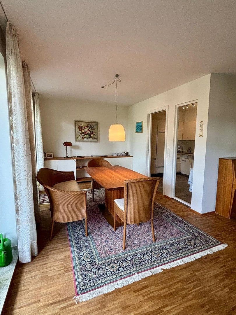 Prodej bytu 3+1 97 m², Arnheimer Str. 144a, Düsseldorf, Severní Porýní-Vestfálsko Prodej bytu 3+1 97 m², Arnheimer Str. 144a, Düsseldorf, Severní Porýní-Vestfálsko