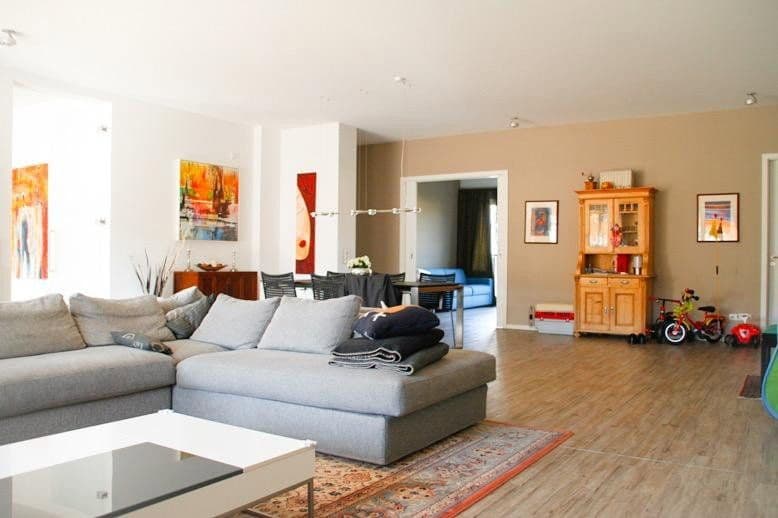 Prodej bytu 4+1 220 m², Berlin, Berlín Prodej bytu 4+1 220 m², Berlin, Berlín