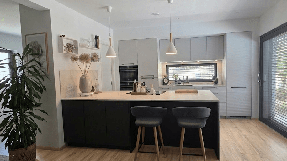 Prodej domu 153 m², pozemek 840 m², Pettendorf, Bavorsko Prodej domu 153 m², pozemek 840 m², Pettendorf, Bavorsko