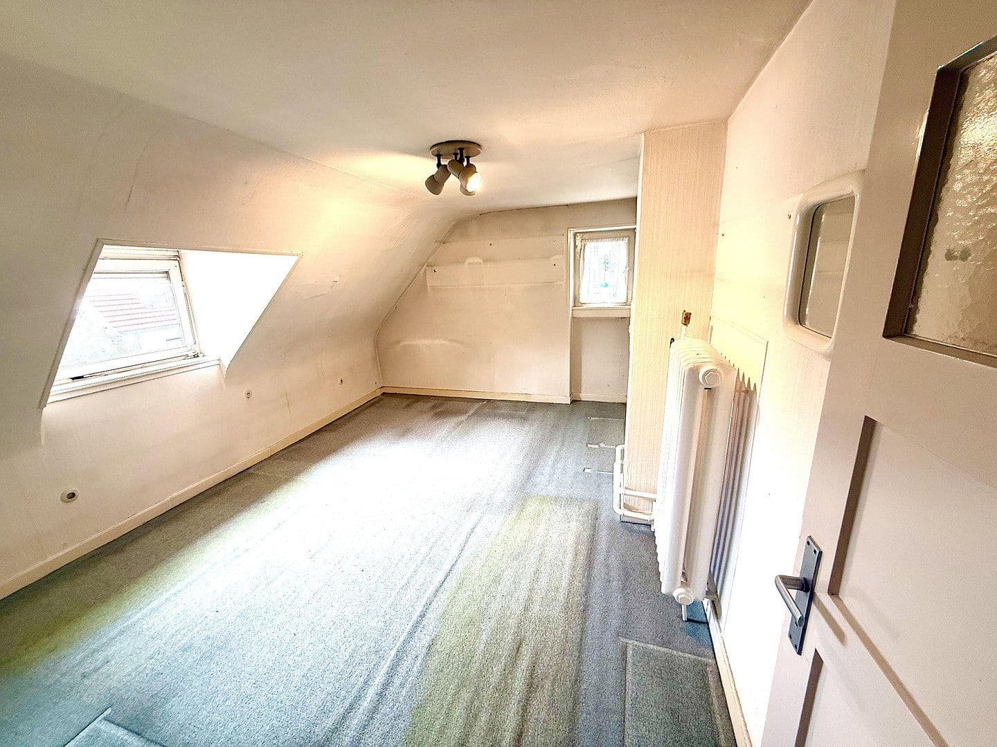 Prodej domu 135 m², pozemek 305 m², Albert-Ruppersberg Straße 36, Saarbrücken, Země Sársko Prodej domu 135 m², pozemek 305 m², Albert-Ruppersberg Straße 36, Saarbrücken, Země Sársko