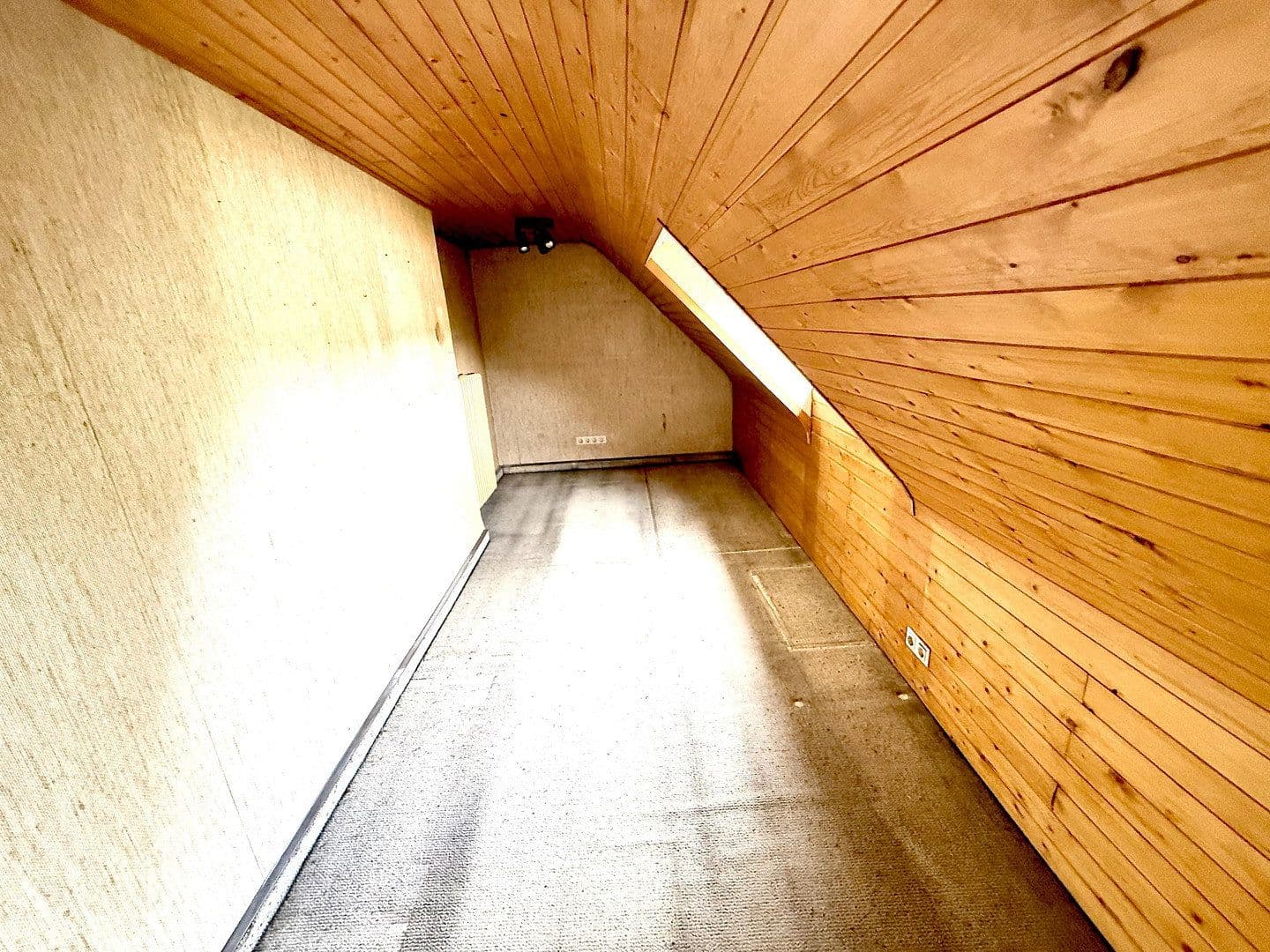 Prodej domu 135 m², pozemek 305 m², Albert-Ruppersberg Straße 36, Saarbrücken, Země Sársko Prodej domu 135 m², pozemek 305 m², Albert-Ruppersberg Straße 36, Saarbrücken, Země Sársko