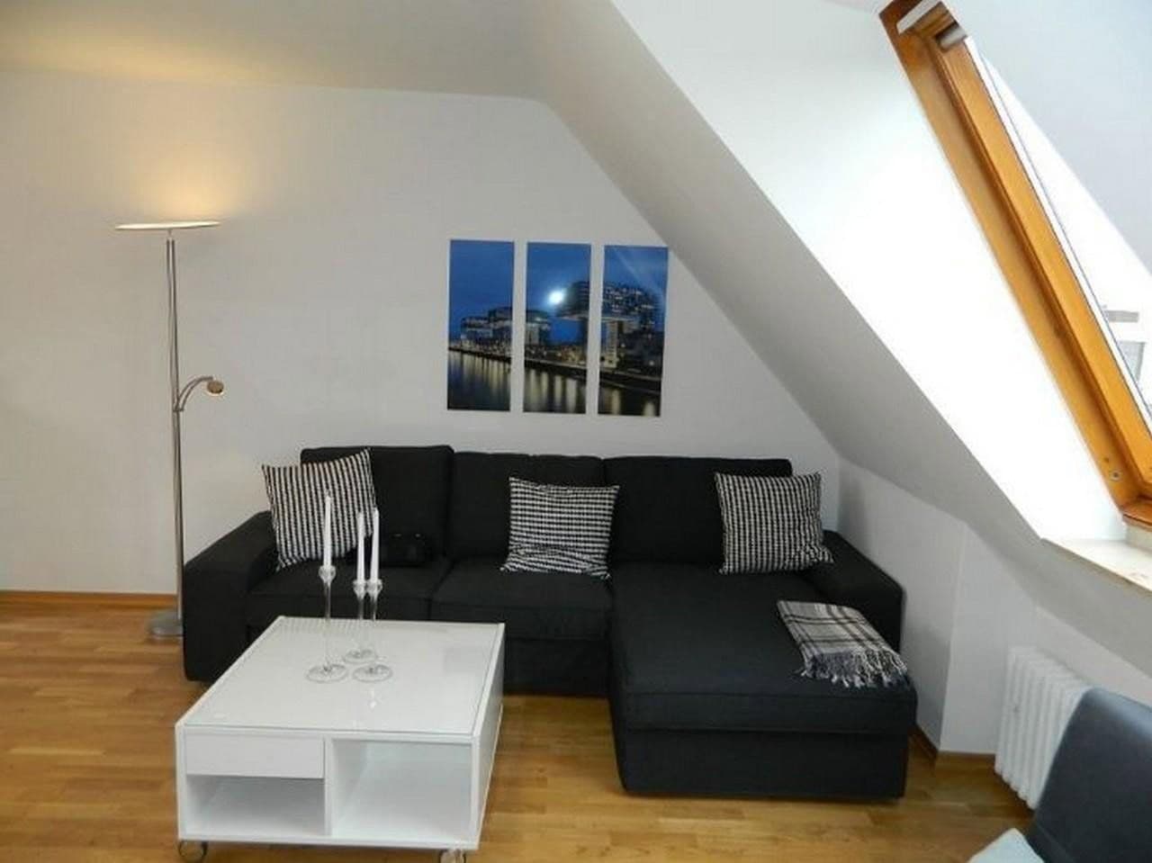 Pronájem bytu 2+1 20 m², Gerhard-vom-Rath-Straße 67, Köln, Severní Porýní-Vestfálsko Pronájem bytu 2+1 20 m², Gerhard-vom-Rath-Straße 67, Köln, Severní Porýní-Vestfálsko