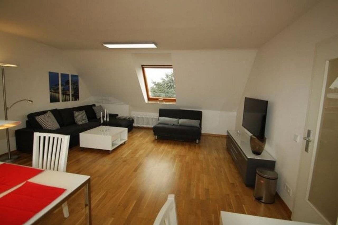 Pronájem bytu 2+1 20 m², Gerhard-vom-Rath-Straße 67, Köln, Severní Porýní-Vestfálsko Pronájem bytu 2+1 20 m², Gerhard-vom-Rath-Straße 67, Köln, Severní Porýní-Vestfálsko