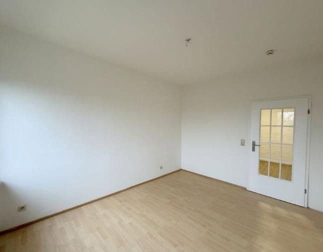Pronájem bytu 4+1 98 m², Henschelstrasse 3, Wilhelmshaven, Dolní Sasko Pronájem bytu 4+1 98 m², Henschelstrasse 3, Wilhelmshaven, Dolní Sasko