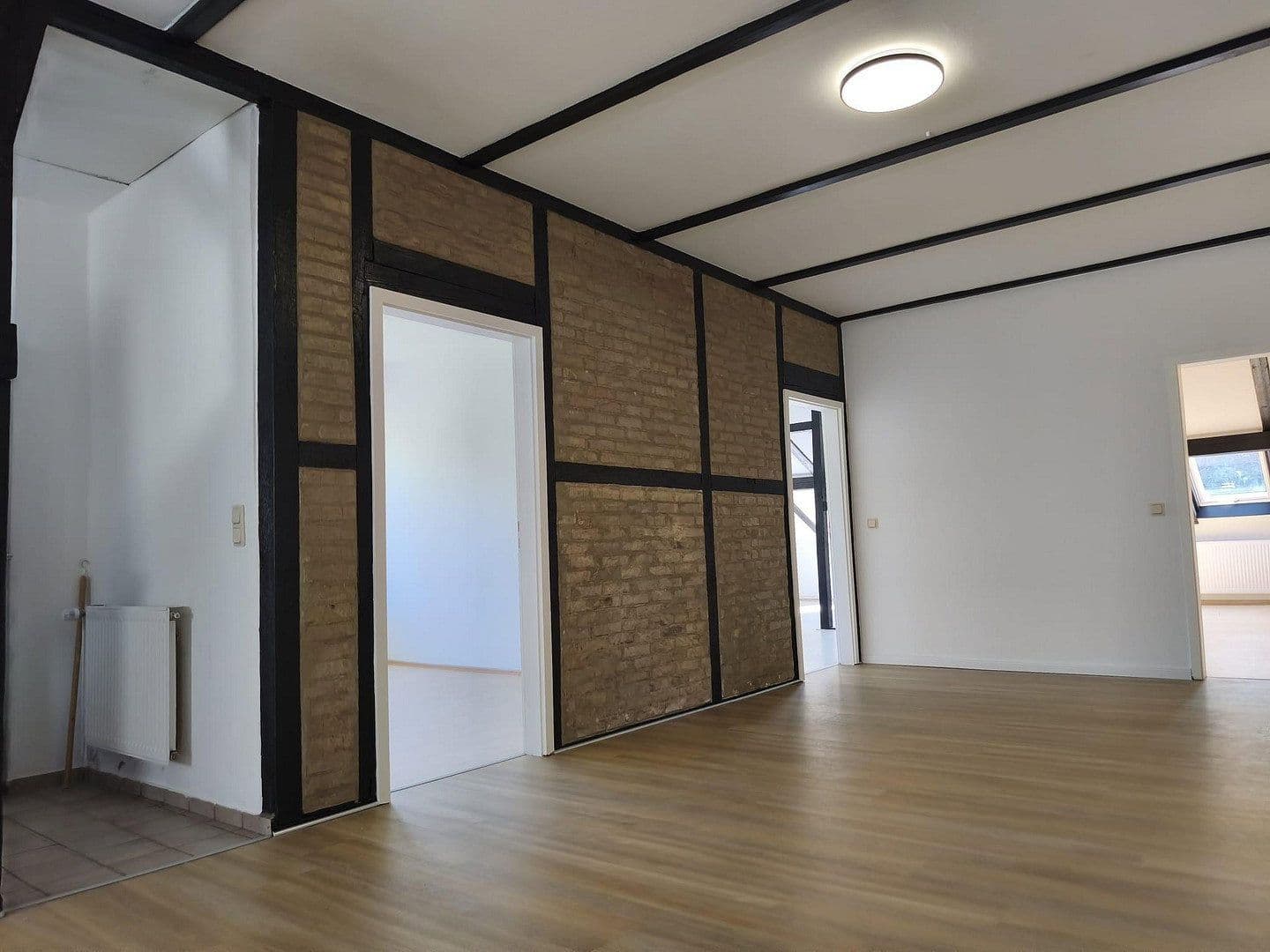 Pronájem bytu 4+1 98 m², Henschelstrasse 3, Wilhelmshaven, Dolní Sasko Pronájem bytu 4+1 98 m², Henschelstrasse 3, Wilhelmshaven, Dolní Sasko