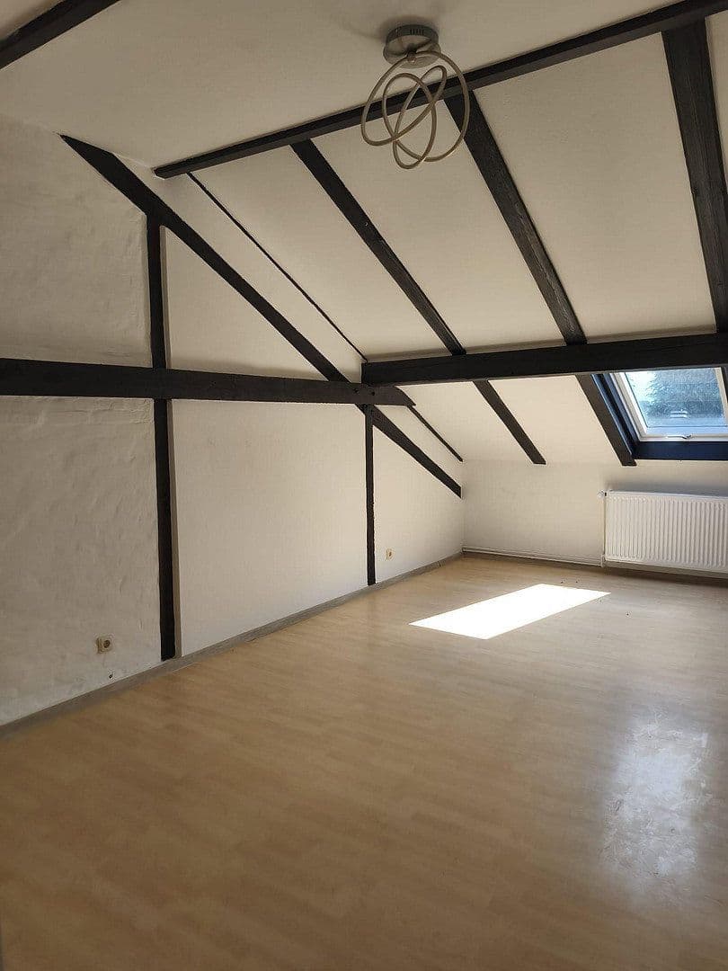 Pronájem bytu 4+1 98 m², Henschelstrasse 3, Wilhelmshaven, Dolní Sasko Pronájem bytu 4+1 98 m², Henschelstrasse 3, Wilhelmshaven, Dolní Sasko