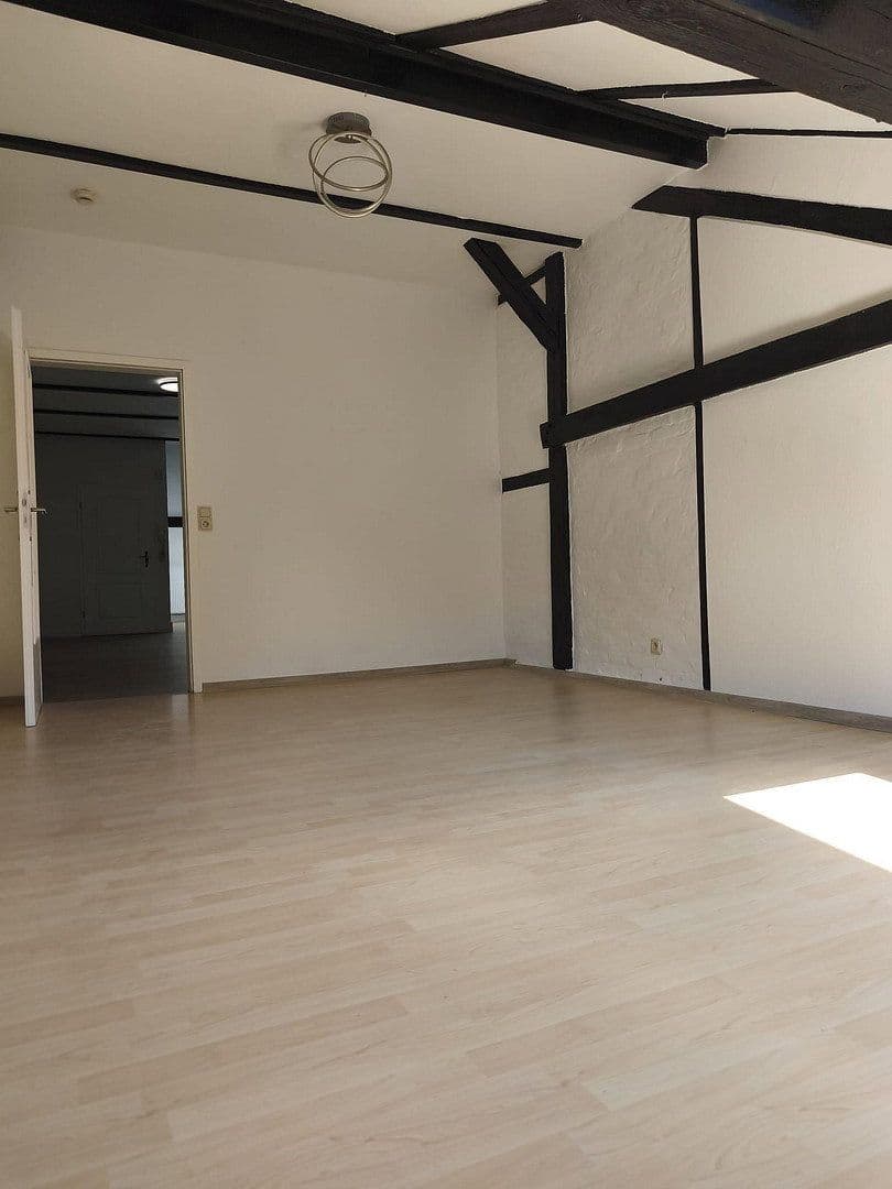 Pronájem bytu 4+1 98 m², Henschelstrasse 3, Wilhelmshaven, Dolní Sasko Pronájem bytu 4+1 98 m², Henschelstrasse 3, Wilhelmshaven, Dolní Sasko