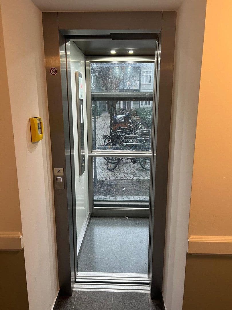 Pronájem bytu 2+1 71 m², Schloßstr. 69, Berlin, Berlín Pronájem bytu 2+1 71 m², Schloßstr. 69, Berlin, Berlín