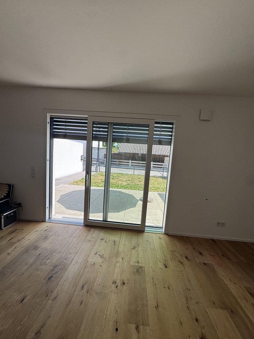Pronájem domu 160 m², pozemek 240 m², Mallersdorf-Pfaffenberg, Bavorsko Pronájem domu 160 m², pozemek 240 m², Mallersdorf-Pfaffenberg, Bavorsko
