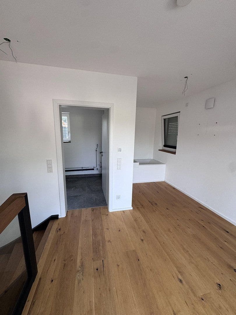 Pronájem domu 160 m², pozemek 240 m², Mallersdorf-Pfaffenberg, Bavorsko Pronájem domu 160 m², pozemek 240 m², Mallersdorf-Pfaffenberg, Bavorsko