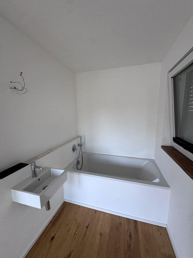 Pronájem domu 160 m², pozemek 240 m², Mallersdorf-Pfaffenberg, Bavorsko Pronájem domu 160 m², pozemek 240 m², Mallersdorf-Pfaffenberg, Bavorsko