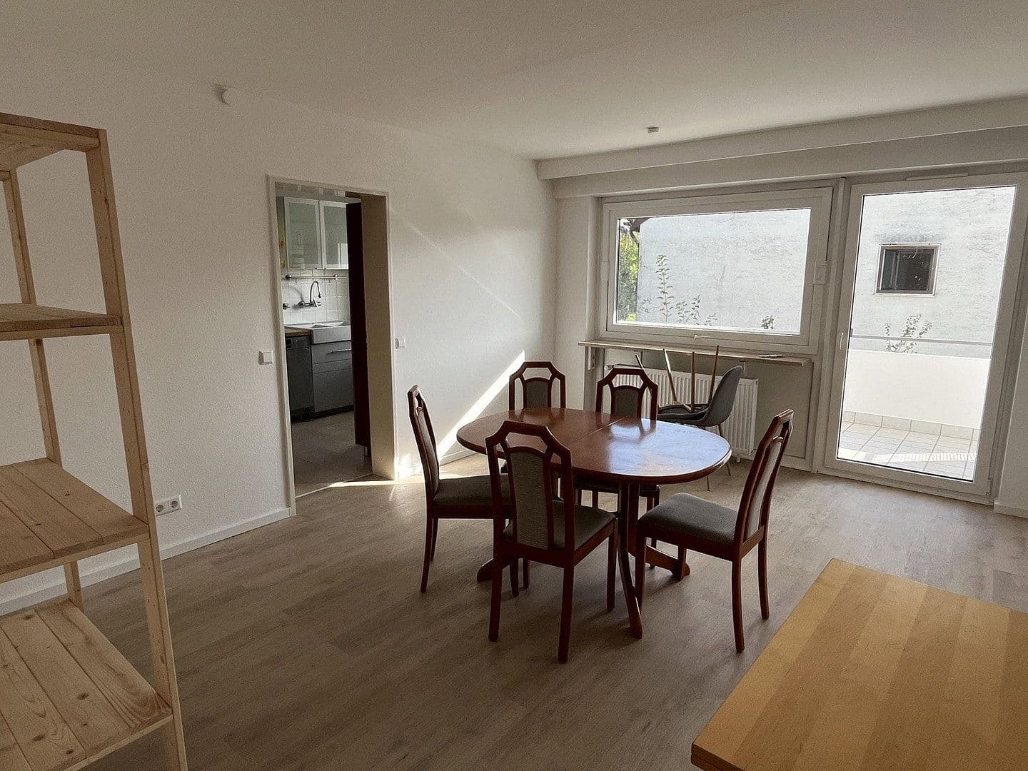 Pronájem bytu 4+1 125 m², Nürtingen, Bádensko-Württembersko Pronájem bytu 4+1 125 m², Nürtingen, Bádensko-Württembersko
