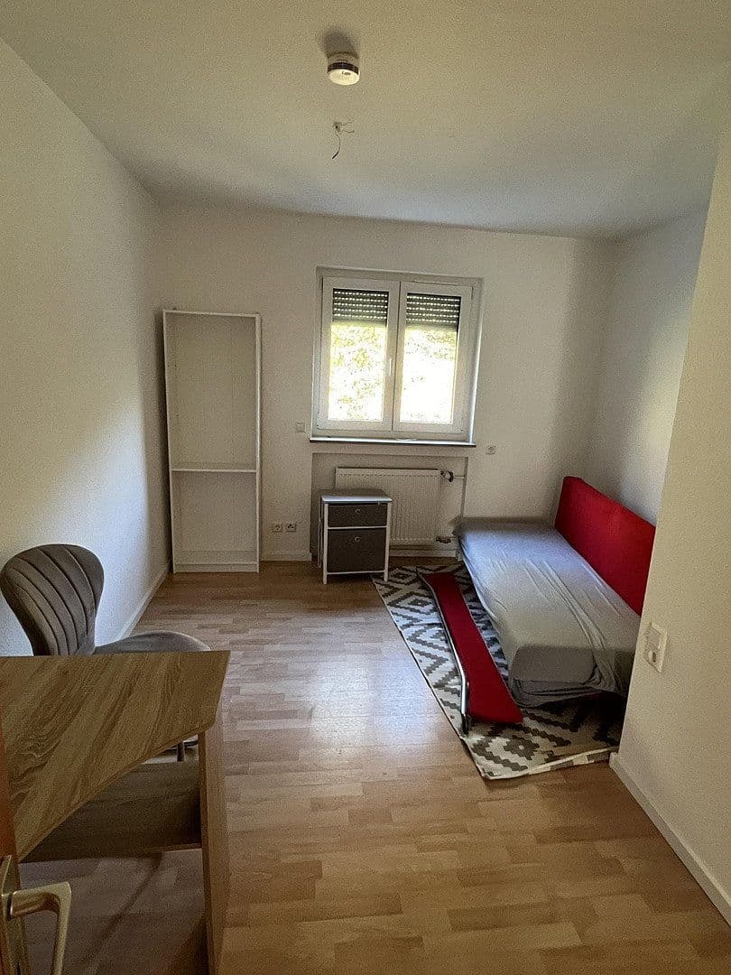 Pronájem bytu 4+1 125 m², Nürtingen, Bádensko-Württembersko Pronájem bytu 4+1 125 m², Nürtingen, Bádensko-Württembersko