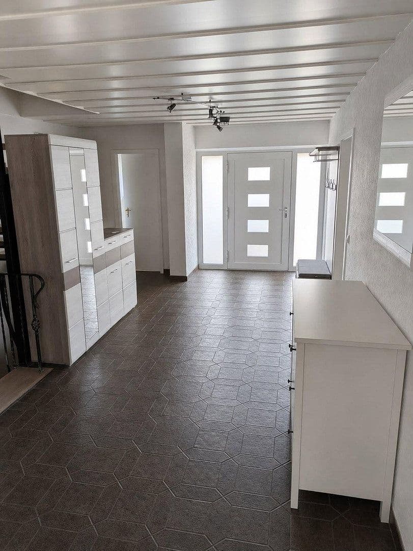 Prodej domu 232 m², pozemek 771 m², Altdorf bei Nürnberg, Bavorsko Prodej domu 232 m², pozemek 771 m², Altdorf bei Nürnberg, Bavorsko