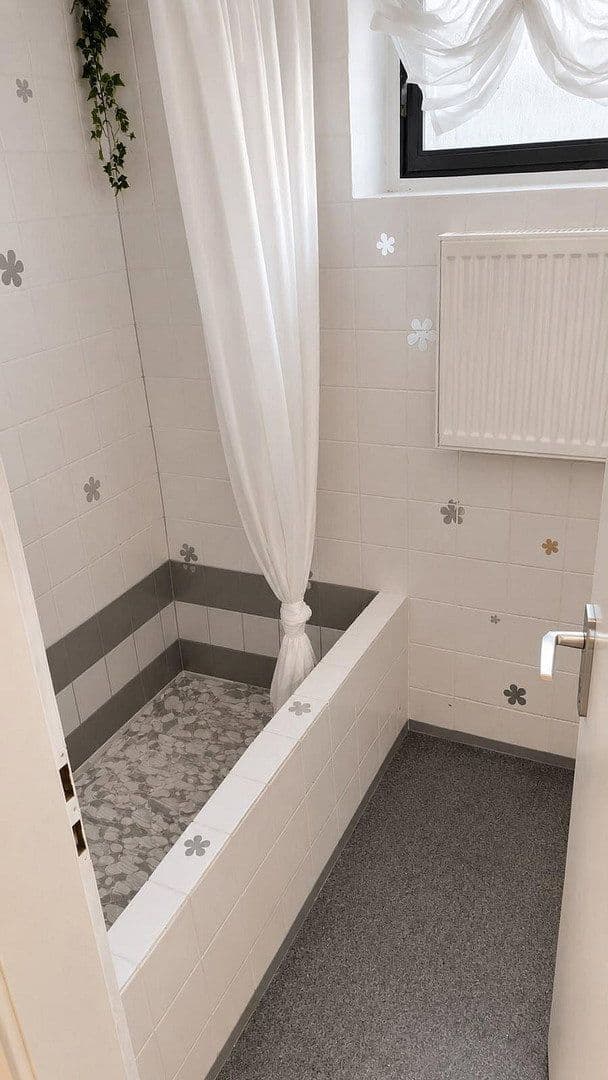Prodej domu 232 m², pozemek 771 m², Altdorf bei Nürnberg, Bavorsko Prodej domu 232 m², pozemek 771 m², Altdorf bei Nürnberg, Bavorsko