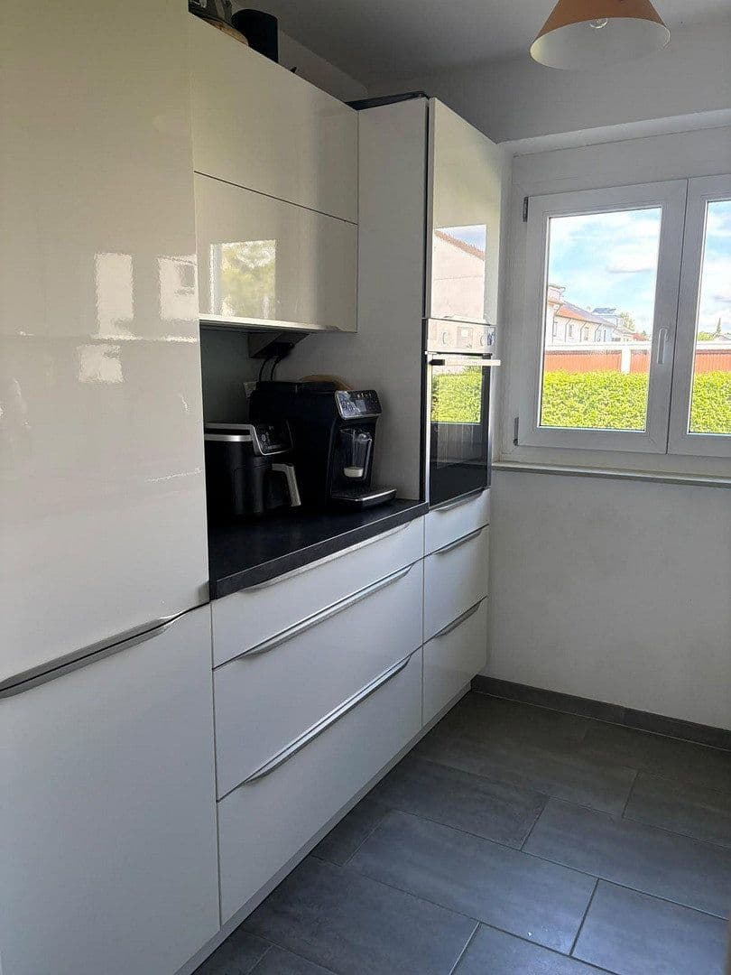Pronájem bytu 3+1 63 m², Friedrichshafen, Bádensko-Württembersko Pronájem bytu 3+1 63 m², Friedrichshafen, Bádensko-Württembersko