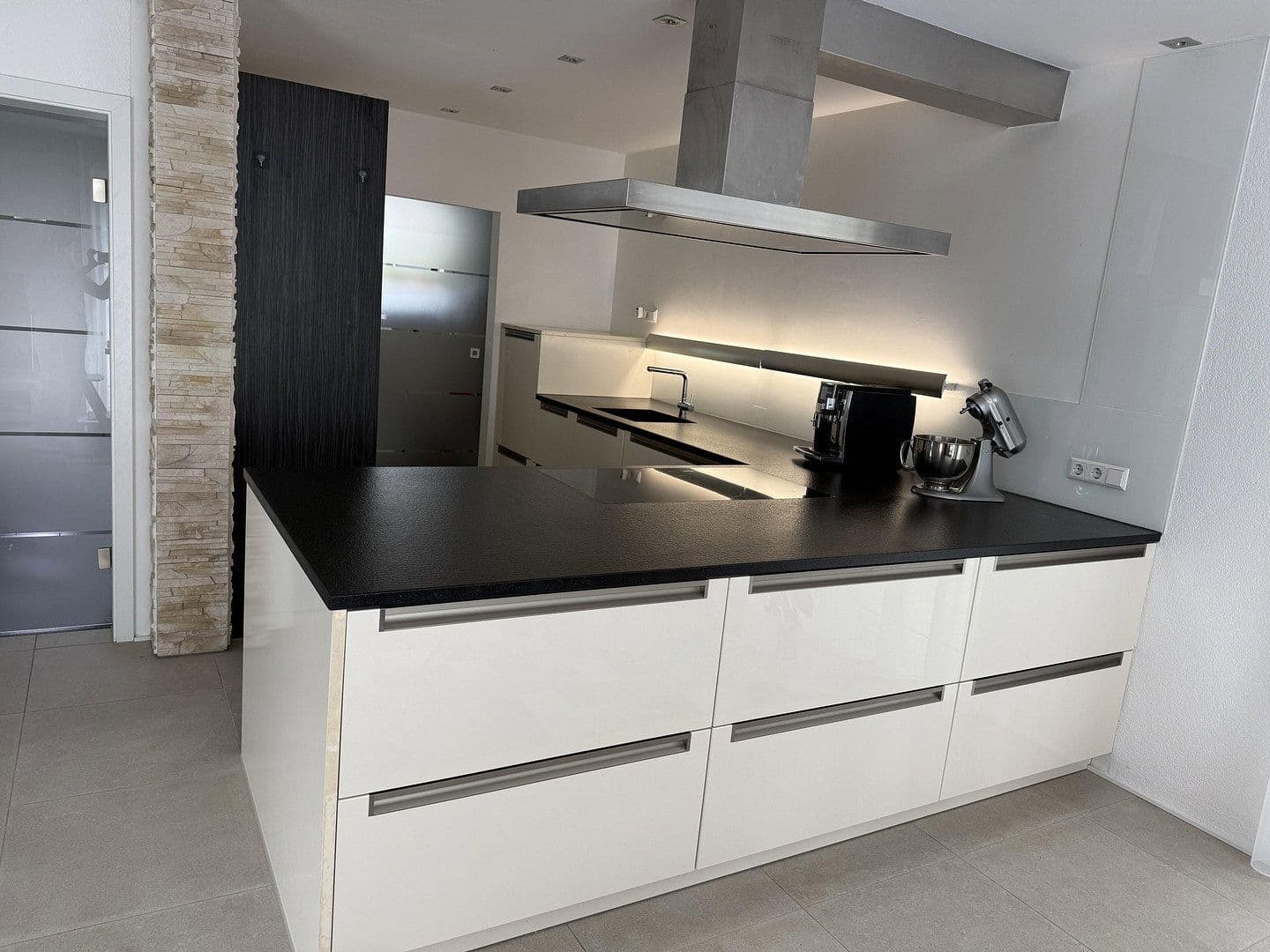 Prodej domu 155 m², pozemek 515 m², Schwendi, Bádensko-Württembersko Prodej domu 155 m², pozemek 515 m², Schwendi, Bádensko-Württembersko