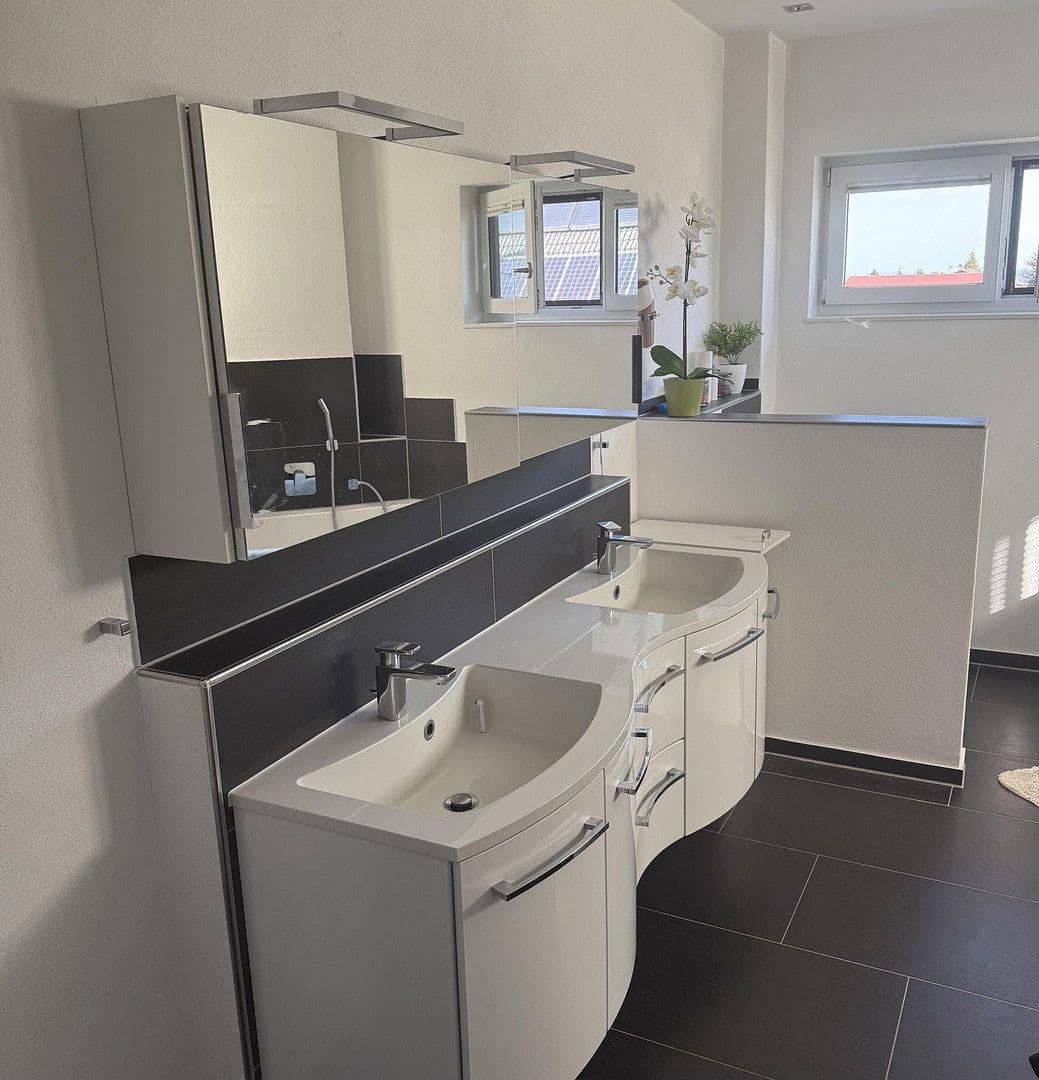 Prodej domu 155 m², pozemek 515 m², Schwendi, Bádensko-Württembersko Prodej domu 155 m², pozemek 515 m², Schwendi, Bádensko-Württembersko