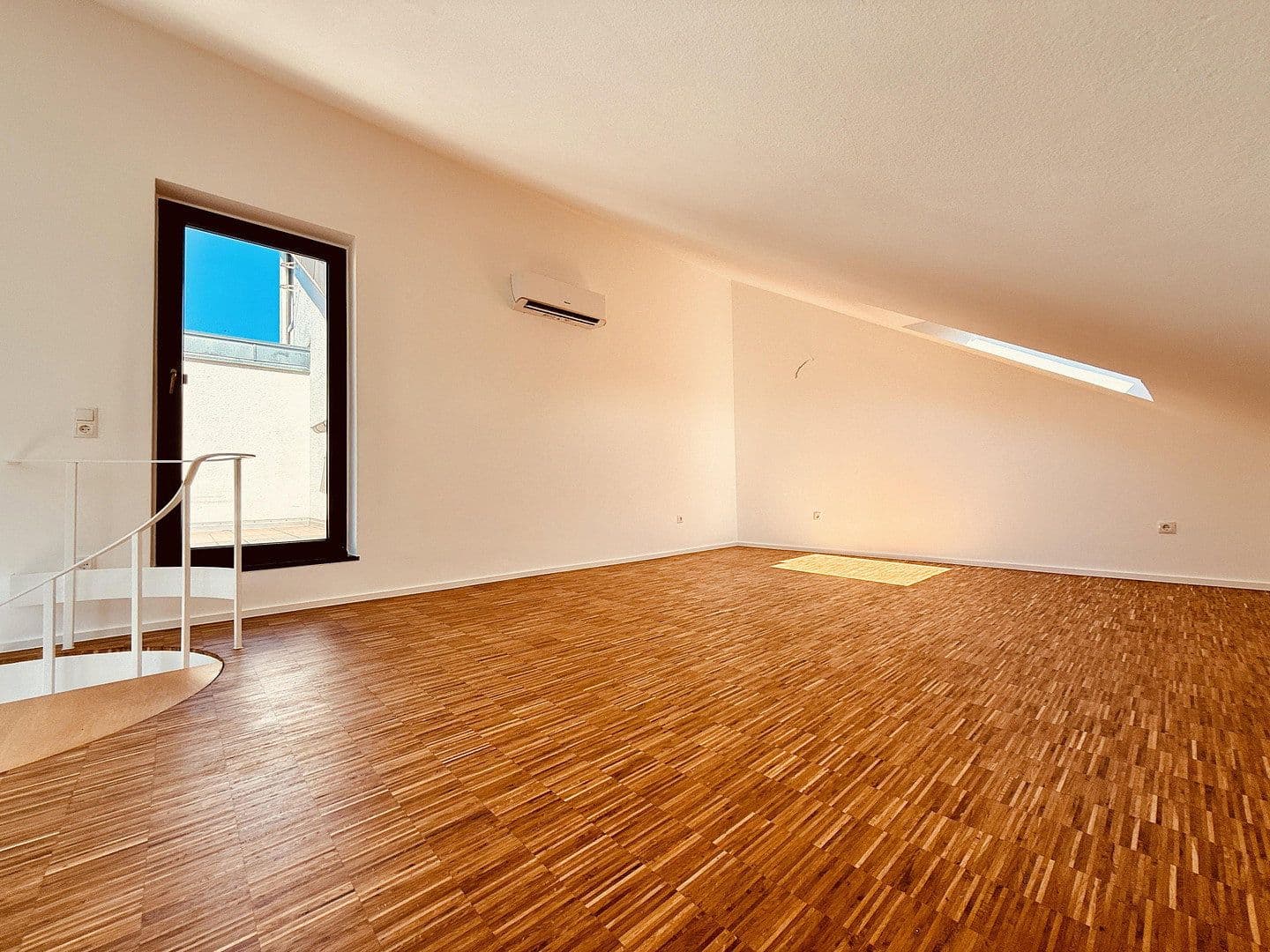 Pronájem bytu 2+kk 92 m², Arndtstraße 32-34, Köln, Severní Porýní-Vestfálsko Pronájem bytu 2+kk 92 m², Arndtstraße 32-34, Köln, Severní Porýní-Vestfálsko