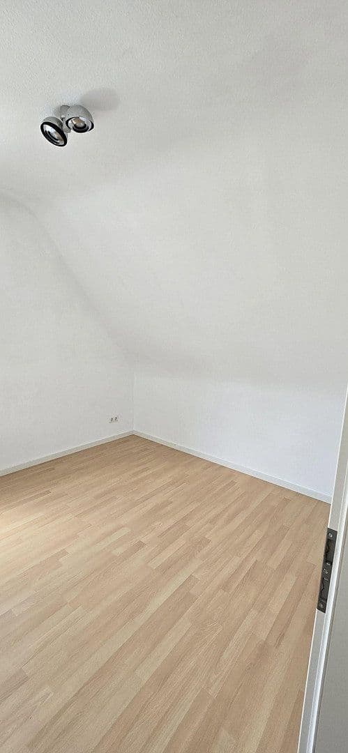 Pronájem bytu 3+1 52 m², Stuttgart, Bádensko-Württembersko Pronájem bytu 3+1 52 m², Stuttgart, Bádensko-Württembersko